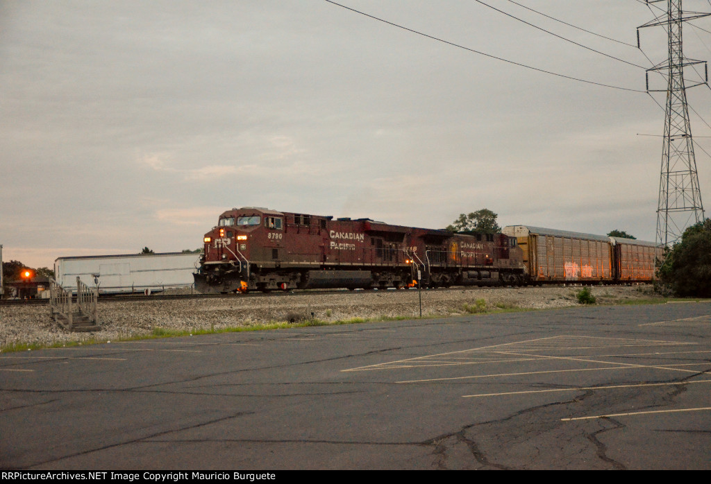 CP ES44AC & AC44CW Locomotives 